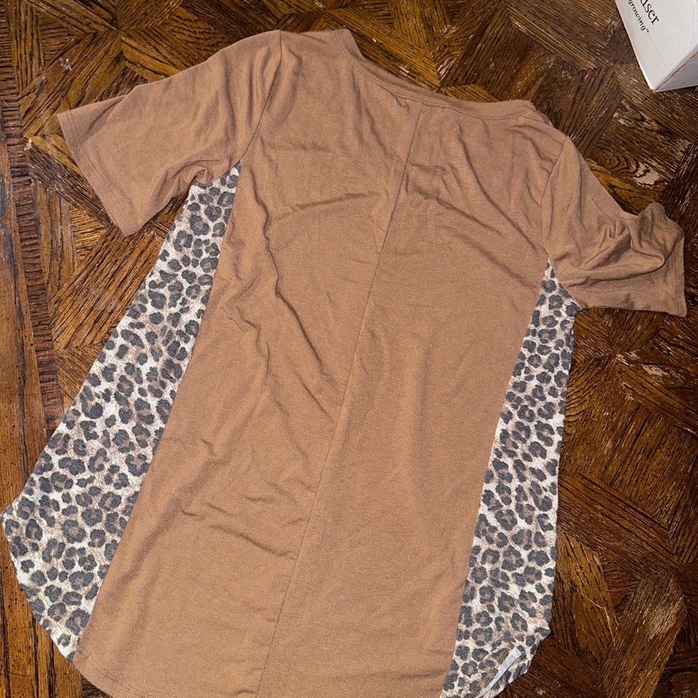 Zenana Outfitters Tan Leopard Accent V-Neck Tee